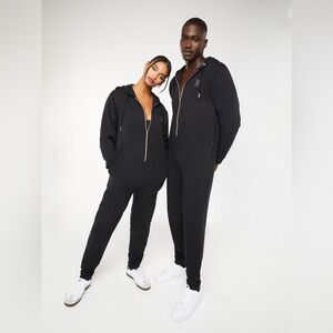 SAVAGE X FENTY FOREVER SAVAGE HOODED
ONESIE SIZE 4-6